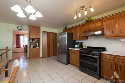 9345 S 82nd Court, Hickory Hills, IL 60457 - Photo 7