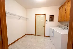 3823 Sunburst Ln, Naperville, IL 60564 - Photo 15