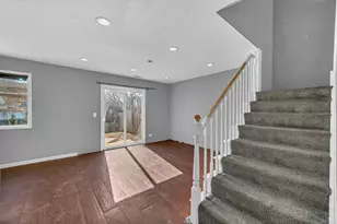 454 Esselen Ct, Carol Stream, IL 60188 - Photo 7