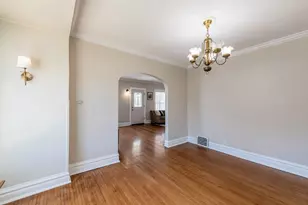 655 Glenwood Ave, Joliet, IL 60435 - Photo 11