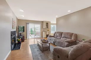 2212 Magnolia Ct W, Buffalo Grove, IL 60089 - Photo 9