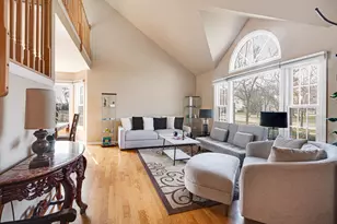 2212 Magnolia Ct W, Buffalo Grove, IL 60089 - Photo 3