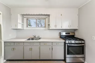 1484 N Hicks Rd, Palatine, IL 60067 - Photo 11