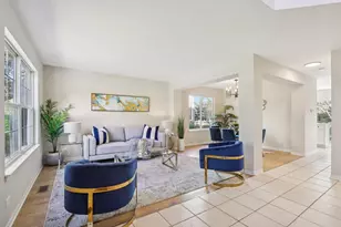 2060 Lyndhurst Ln, Aurora, IL 60503 - Photo 3