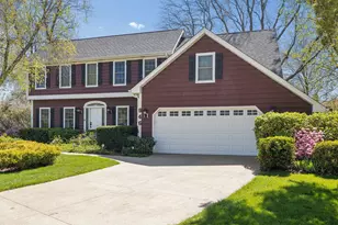 946 Montgomery Ct, Naperville, IL 60540 - Photo 1
