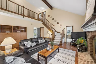 946 Montgomery Court, Naperville, IL 60540 - Photo 3