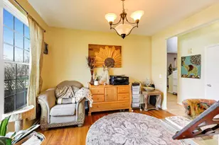 447 Talismon Ct, Crystal Lake, IL 60012 - Photo 9