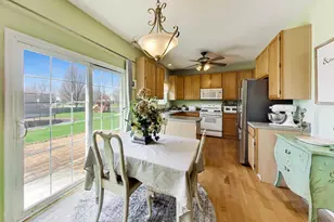 447 Talismon Ct, Crystal Lake, IL 60012 - Photo 11