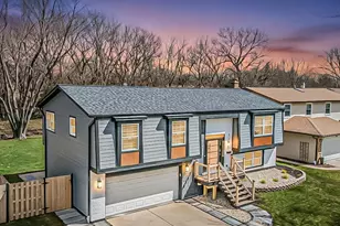 1135 N King Charles Ct, Palatine, IL 60067 - Photo 1