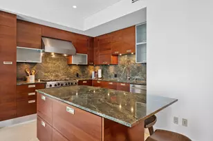 800 N Michigan Ave, Chicago, IL 60611 - Photo 11