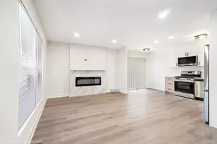 1101 Williamsburg Rd, Country Club Hills, IL 60478 - Photo 7