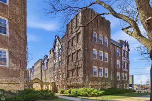 2331 W Farwell Ave, Chicago, IL 60645 - Photo 1