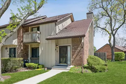 32 Kyle Court #32, Willowbrook, IL 60527 - Photo 1