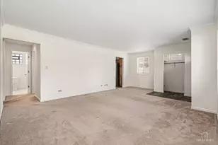 1028 W Villa Dr, Des Plaines, IL 60016 - Photo 7