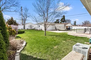 1028 W Villa Dr, Des Plaines, IL 60016 - Photo 21