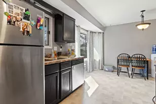 1502 River Bluff Blvd, Rockford, IL 61103 - Photo 11