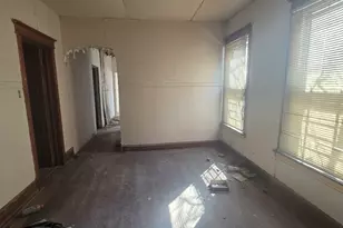 11705 S Lafayette Ave, Chicago, IL 60628 - Photo 3