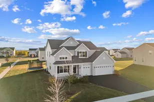 668 Braemore Lane, Yorkville, IL 60560 - Photo 3