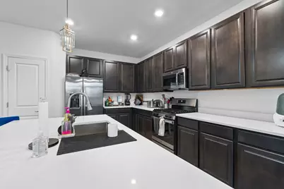 668 Braemore Lane, Yorkville, IL 60560 - Photo 9