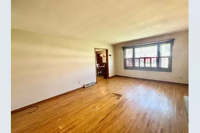 909 E 4th Street, Belvidere, IL 61008 - Photo 5