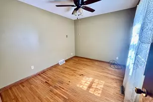 909 E 4th St, Belvidere, IL 61008 - Photo 17