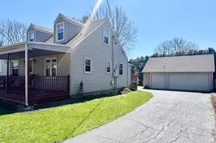 909 E 4th St, Belvidere, IL 61008 - Photo 3