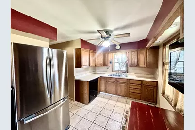 909 E 4th Street, Belvidere, IL 61008 - Photo 11