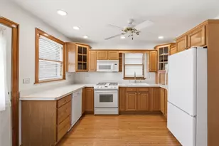 5435 S Newcastle Ave, Chicago, IL 60638 - Photo 9