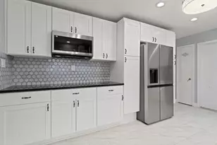 3025 W Rosemont Ave, Chicago, IL 60659 - Photo 9