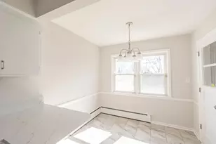 8049 E Prairie Rd, Skokie, IL 60076 - Photo 7