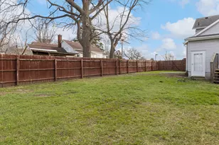 128 S 8th St, Rochelle, IL 61068 - Photo 33