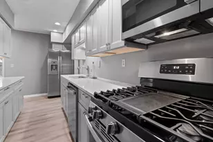 128 S 8th St, Rochelle, IL 61068 - Photo 7