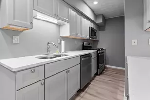 128 S 8th St, Rochelle, IL 61068 - Photo 5