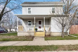 128 S 8th St, Rochelle, IL 61068 - Photo 1