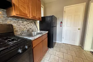 370 Bent St, Elgin, IL 60120 - Photo 7