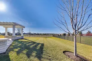 2355 Cannon Dr, Pingree Grove, IL 60140 - Photo 45