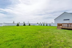 2251 Coventry Cir S, Sycamore, IL 60178 - Photo 19