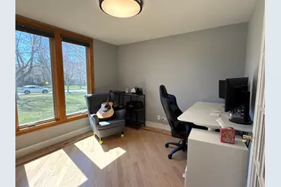 886 Saugatuck Trail, Vernon Hills, IL 60061 - Photo 3