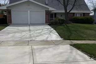 1275 Rosedale Ln, Hoffman Estates, IL 60169 - Photo 3