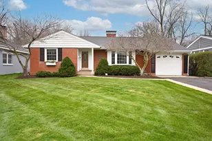 754 N Kenilworth Ave, Glen Ellyn, IL 60137 - Photo 1