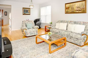 219 River Front Dr, Mount Prospect, IL 60056 - Photo 5