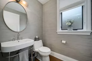 454 W Barry Ave, Chicago, IL 60657 - Photo 17