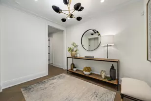 454 W Barry Ave, Chicago, IL 60657 - Photo 3