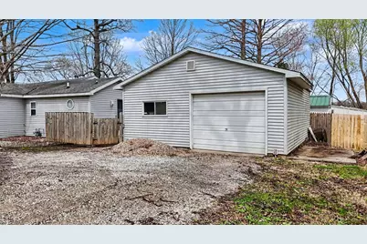 3221 E Lake Paradise Road, Mattoon, IL 61938 - Photo 33