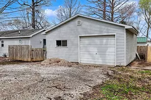 3221 E Lake Paradise Rd, Mattoon, IL 61938 - Photo 33