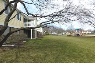 573 Greystone Ln, Wheeling, IL 60090 - Photo 27