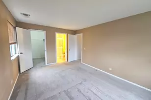 573 Greystone Ln, Wheeling, IL 60090 - Photo 19