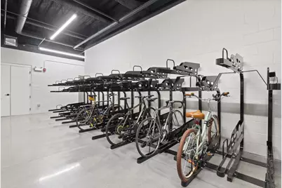 948 W Sunnyside Avenue #505, Chicago, IL 60640 - Photo 13