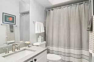 2038 Sheridan Rd, Buffalo Grove, IL 60089 - Photo 15