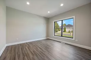 1033 Emerald Dr, Naperville, IL 60540 - Photo 25